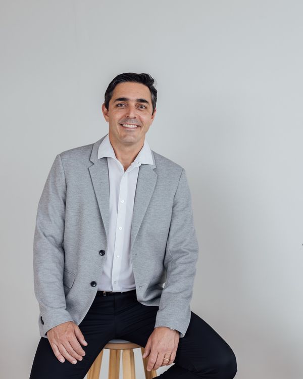 Dr. Bruno Maranhão, ortopedista e cirurgião de mão
